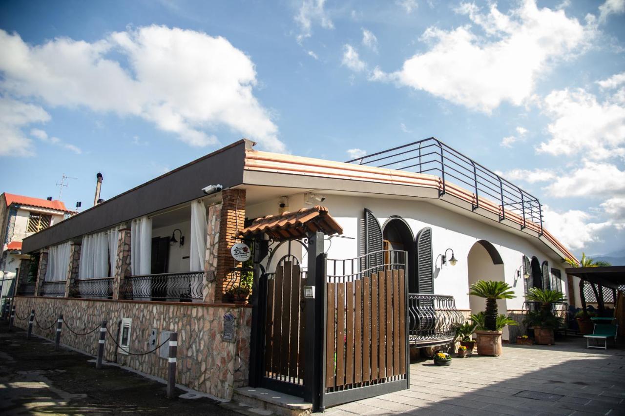 קסטלמרה די סטביה Ohana Bed And Breakfast מראה חיצוני תמונה